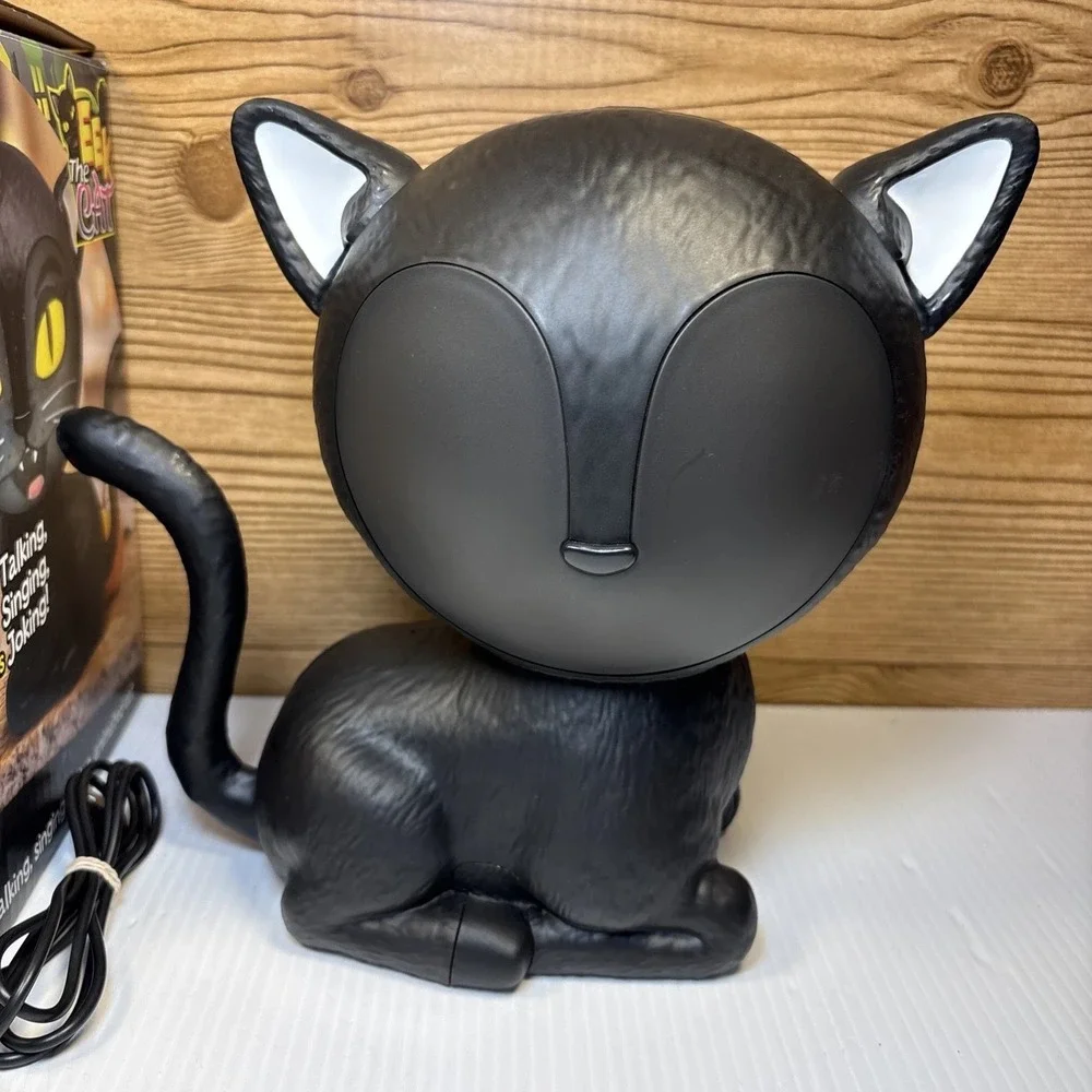 ANIMAT3D Eek The Cat Talking Animated‎ Black Cat w/ Built-in Projector & Speaker